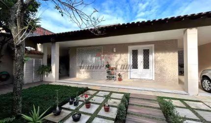 Casa em condomínio fechado com 4 quartos à venda na Rua Encontro Marcado, 290, Anil, Rio de Janeiro, 319 m2 por R$ 950.000
