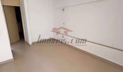 Apartamento com 3 quartos à venda na Estrada do Cafundá, 1757, Taquara, Rio de Janeiro, 60 m2 por R$ 170.000