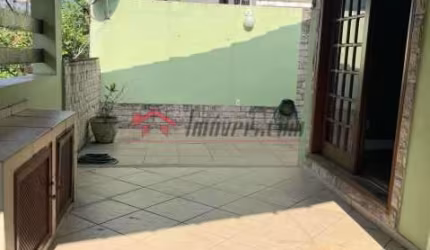 Casa em condomínio fechado com 3 quartos à venda na Rua Suzano, 200, Freguesia (Jacarepaguá), Rio de Janeiro, 136 m2 por R$ 425.000