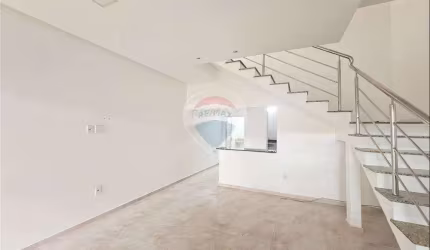 Casa Duplex à Venda no Bairro Flores, 3 suítes