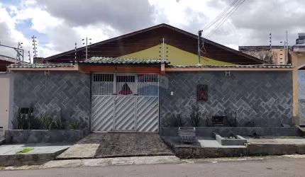 Casa Térrea Ampla e Bem Conservada no Conjunto Belvedere – Bairro Planalto