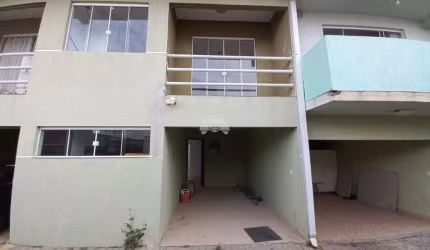 Casa com 3 quartos para alugar na Rua Vítor Gomes de Lima, 743, Iná, São José dos Pinhais, 92 m2 por R$ 2.400