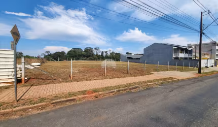 Terreno comercial para alugar na Rua Antônio Bizetto, 46, Vila Ferrari, Campo Largo, 381 m2 por R$ 1.000