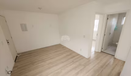 Apartamento com 2 quartos para alugar na Rua Maria Joaquina Vaz, 721, Jardim Itaqui, Campo Largo, 40 m2 por R$ 900