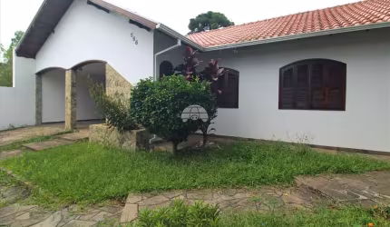 Casa com 4 quartos para alugar na Rua Mandaguaçu, 566, Emiliano Perneta, Pinhais, 220 m2 por R$ 6.900
