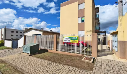 Apartamento com 2 quartos para alugar na Rua Joaquim Ferreira Gomes, 46, Parque Residencial Santa Terezinha, Colombo, 55 m2 por R$ 1.100