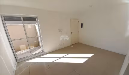 Apartamento com 2 quartos para alugar na Rua Maria Joaquina Vaz, 194, Jardim Itaqui, Campo Largo, 40 m2 por R$ 750