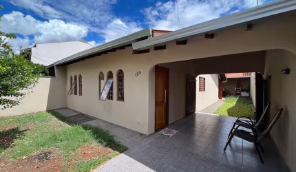 Casa à venda, por R$ 650.000,00. Jardim Tarumá na região leste em Londrina-PR
