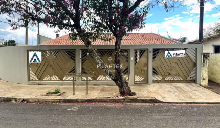 Casa Térrea - 04 Quartos - Antares - Próx Av São João