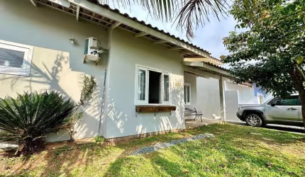 Casa averbada com 03 Dormitórios,  01 Suíte,  6 Vagas e com 120M² em Gravatá por R$ 780.000.  Imóvel Residencial em Navegantes/SC.