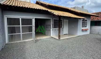 Casa com 02 Dormitórios,  01 Suíte,  02 Vagas,  em Gravatá por R$ 656.000.  Imóvel Residencial em Navegantes/SC.