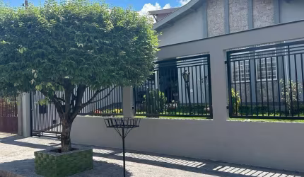 Casa com 3 dormitórios à venda, 200 m² por R$ 685.000,00 - Santa Mônica - Londrina/PR