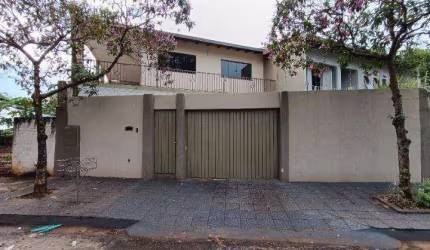 Sobrado com 3 dormitórios à venda, 220 m² por R$ 650.000,00 - Portuguesa - Londrina/PR