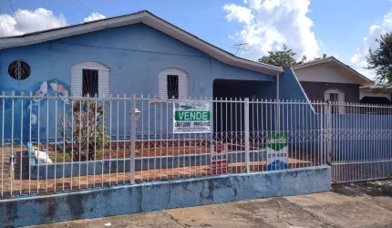 Casa com 2 dormitórios à venda, 115 m² por R$ 300.000,00 - Conjunto Habitacional Maria Cecília Serrano de Oliveira - Londrina/PR