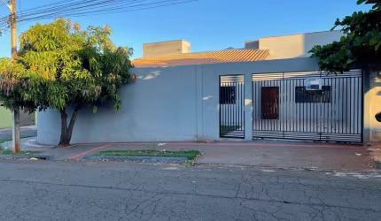Casa com 3 dormitórios à venda, 96 m² por R$ 450.000,00 - Residencial Abussafe - Londrina/PR