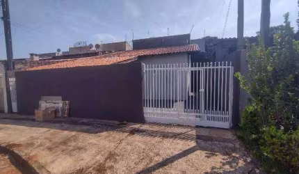 Casa com 2 dormitórios para alugar, 70 m² por R$ 1.300,00/mês - Leste Oeste - Londrina/PR