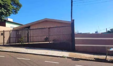Casa com 4 dormitórios para alugar, 355 m² por R$ 3.500,00/mês - Centro - Londrina/PR