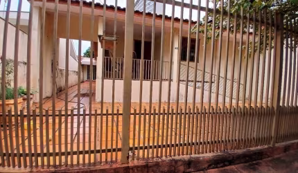Casa com 4 dormitórios à venda, 95m² por R$ 1.200.000 - Guanabara - Londrina/PR
