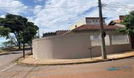 Casa com 3 dormitórios para alugar, 220 m² por R$ 3.400,00/mês - Santa Mônica - Londrina/PR