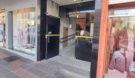 Apartamento com 3 dormitórios para alugar, 63 m² por R$ 2.000,00/mês - Centro - Londrina/PR