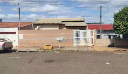 Casa com 3 dormitórios para alugar, 90 m² por R$ 3.350,00/mês - Jardim Alphaville - Londrina/PR
