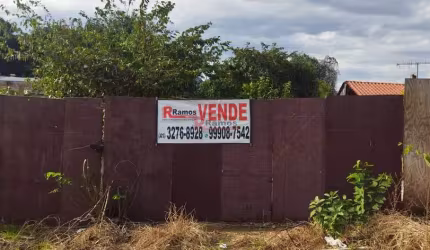 Terreno à venda na Rua Inácio José de Alvarenga Peixoto, Xaxim, Curitiba por R$ 450.000