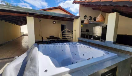 Casa para Venda em Caldas Novas, Residencial Recanto das Águas, 3 dormitórios, 1 suíte, 1 banheiro, 3 vagas