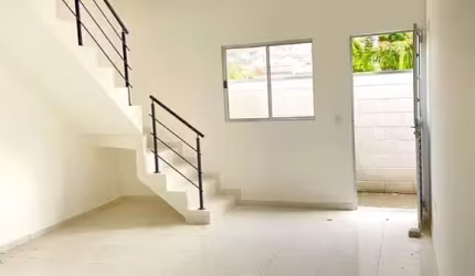 Sobrado com 2 dormitórios à venda, 57 m² por R$ 235.000,00 - Vila São Paulo - Mogi das Cruzes/SP