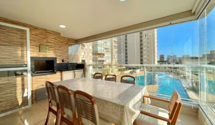 Apartamento na Praia da Enseada de 2 quartos Varanda gourmet 2 vagas em prédio com lazer de clube. Guarujá-SP.