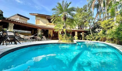 Casa à Venda no Acapulco em Guarujá | Alfa Imóveis Guarujá