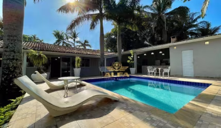 PERTO DO MAR - Casa na praia 4 Quartos 2 suítes Espaço Gourmet  Piscina  4 vagas