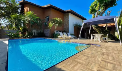 Casa à Venda na Enseada no Guarujá | Alfa Imóveis