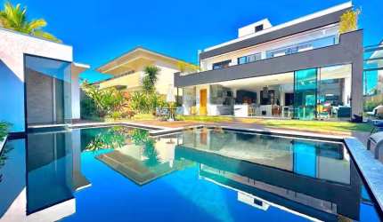 Casa à Venda no Acapulco em Guarujá | Alfa Imóveis Guarujá