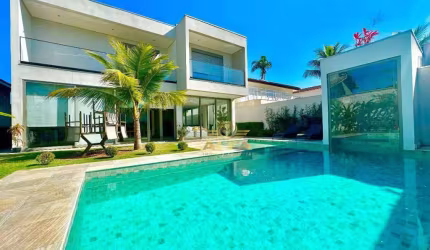 ALTO PADRÃO - Casa à venda com 5 suítes - Piscina, sauna e churrasqueira - Condomínio com segurança e lazer - Jardim Acapulco, Guarujá/SP