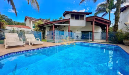 Casa à venda com 3 suítes - Piscina e churrasqueira - 2 vagas - Pernambuco I - Guarujá/SP