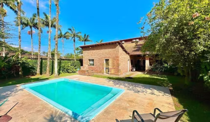 Casa à Venda no Guaiuba em Guarujá | Alfa Imóveis