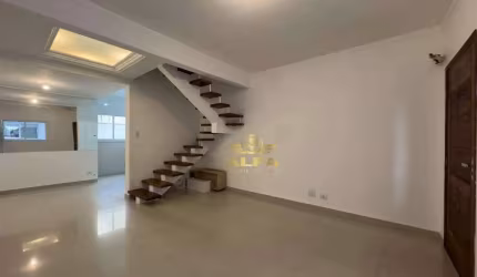 Triplex com Quintal Privativo e Varanda Gourmet | 3 Dormitórios sendo 2 suítes, 2 vagas, Guarujá-SP.
