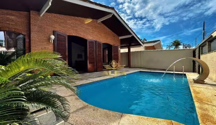 Casa à Venda na Enseada no Guarujá | Alfa Imóveis Guarujá
