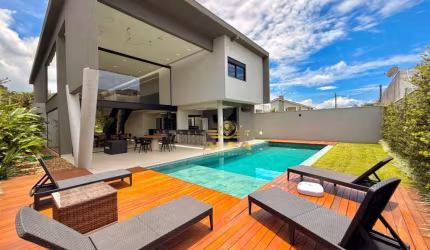 Casa à Venda no Acapulco em Guarujá | Alfa Imóveis Guarujá