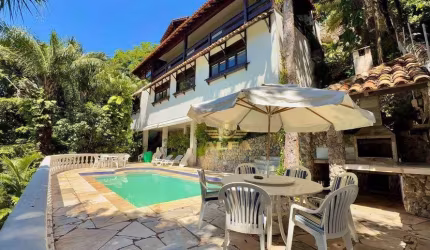 Casa à venda na praia do Éden | Alfa imóveis Guarujá.