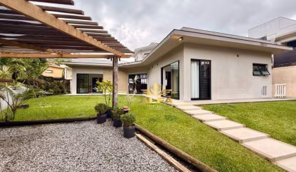 Casa à Venda no Pernambuco II em Guarujá | Alfa Imóveis Guarujá