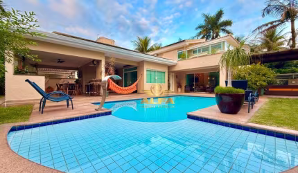 Casa à Venda no Pernambuco I em Guarujá | Alfa Imóveis Guarujá