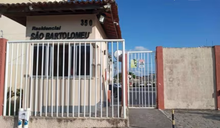 Apartamento com 2 dormitórios à venda, 50 m² por R$ 100.000,00 - Baraúna - Feira de Santana/BA