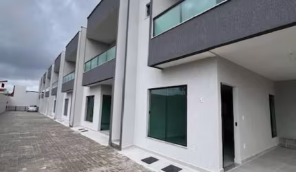 Casa Duplex em cond. fechado com 4 suítes em Pitangueiras, 168m²
