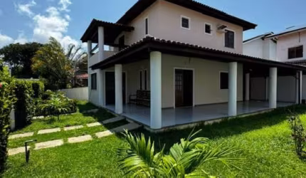 Casa em cond fechado, Buraquinho, 4 suítes, 450m²