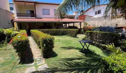 CASA SOLTA DUPLEX NO BAIRRO PRAIA DE IPITANGA EM UMA ÓTIMA LOCALIZAÇÃO, RUA SUPER TRANQUILA.