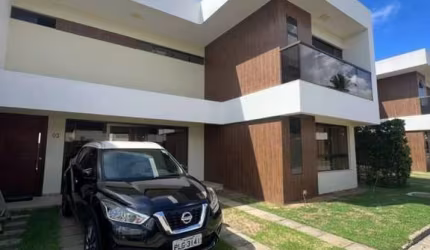 Casa duplex em buraquinho 4/4 sendo 3 suites Nascente.