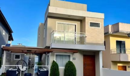 Linda casa a venda R$ 1.190,000,00 de porteira fechada.