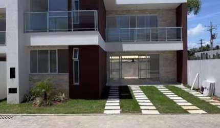 Casas soltas com 4/4 suítes em BURAQUINHO.