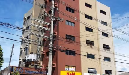 Sala comercial com 32m² na Luis Tarquinio - Lauro de Freitas